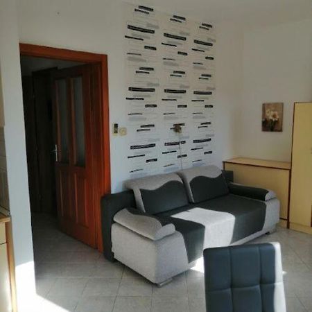Abban Durmolj Apartman Gyula Esterno foto