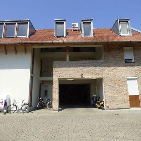 Abban Durmolj Apartman Gyula Esterno foto