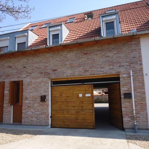 Abban Durmolj Apartman Gyula Esterno foto